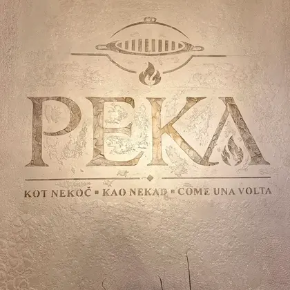 Napis PEKA v jedilnici